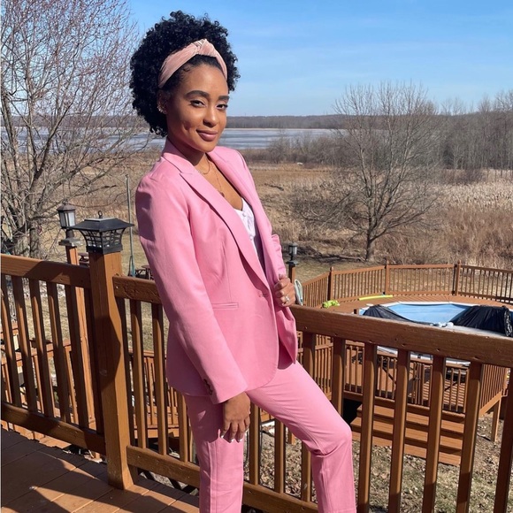 Meet your Posher, Stephanie - Picture 5 of 6